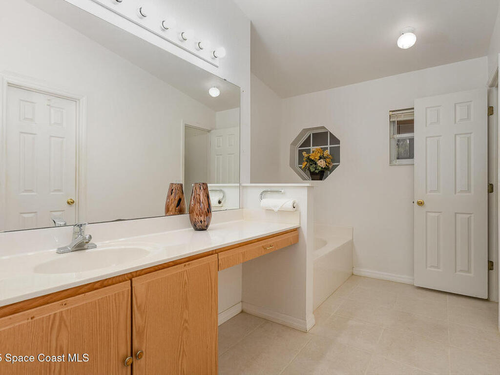 1235 White Oak Circle, Melbourne, FL 32934