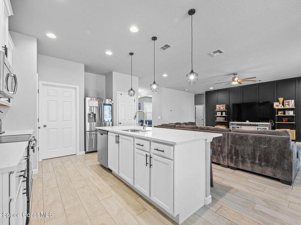 521 Fitchburg Street, Palm Bay, FL 32908