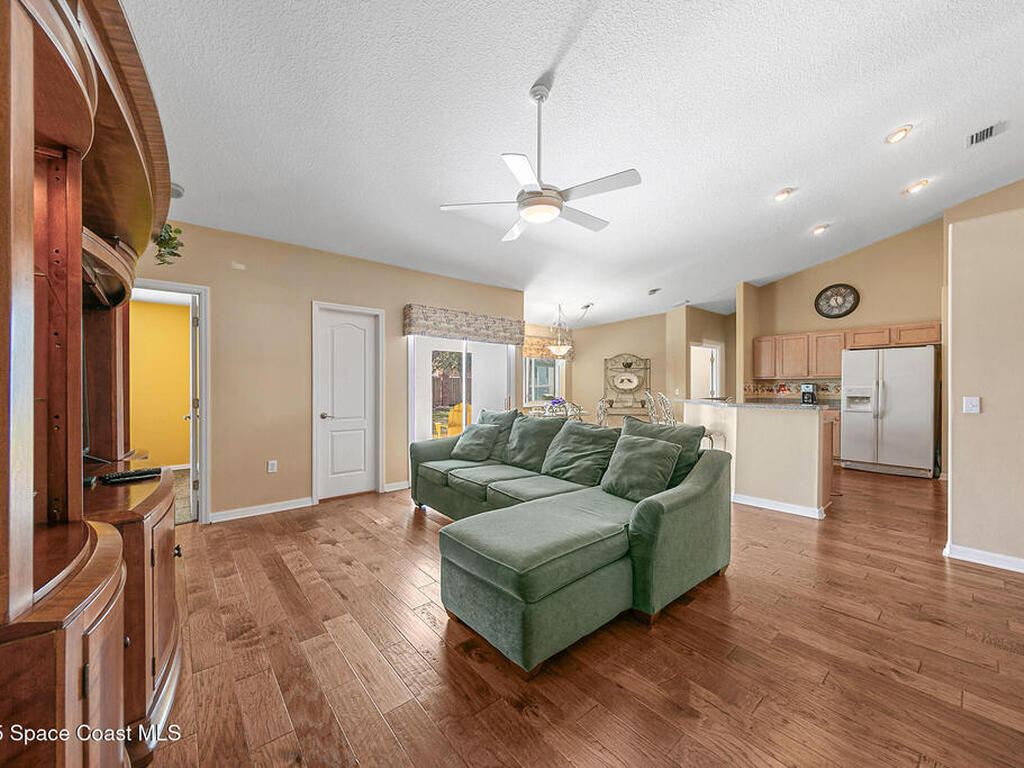 2463 Woodfield Circle, Melbourne, FL 32904