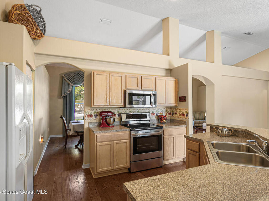 2463 Woodfield Circle, Melbourne, FL 32904