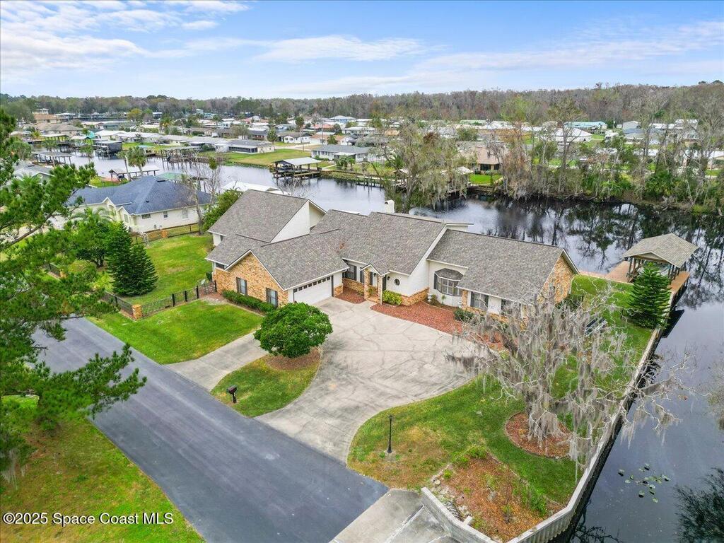1610 Yellow Brick Road, Astor, FL 32102