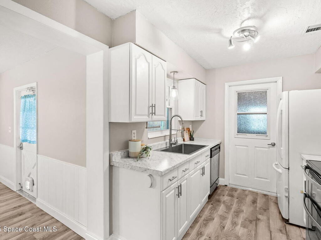 569 Sylvia Road, Melbourne, FL 32904