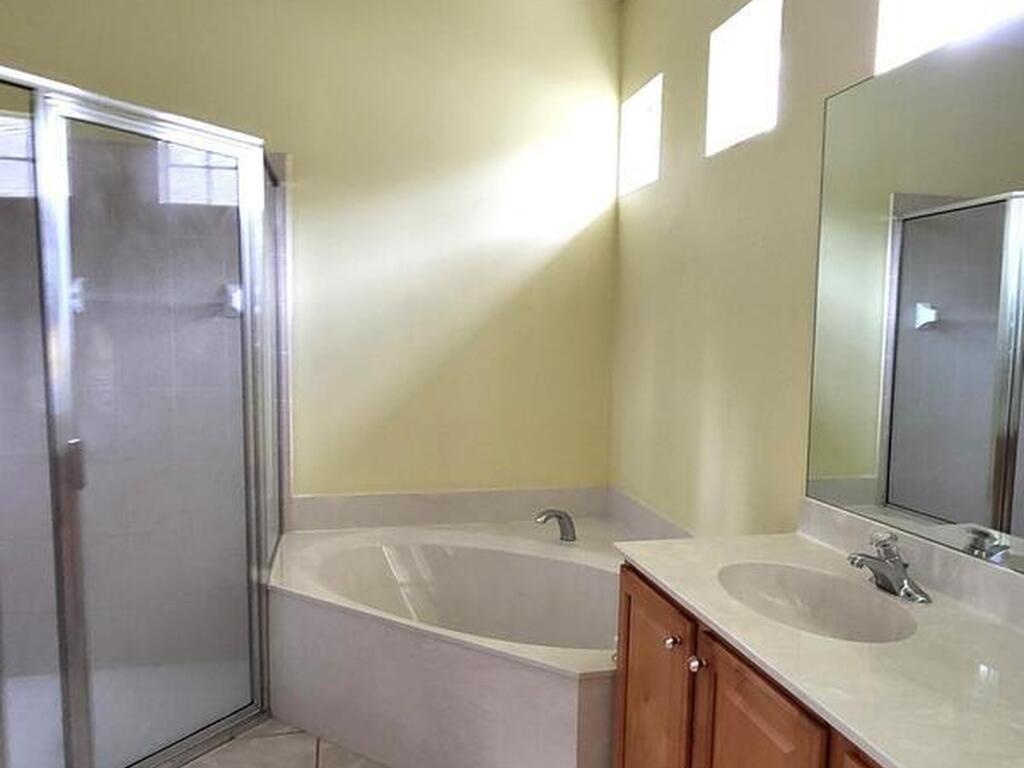 5105 E 1st Square, Vero Beach, FL 32968