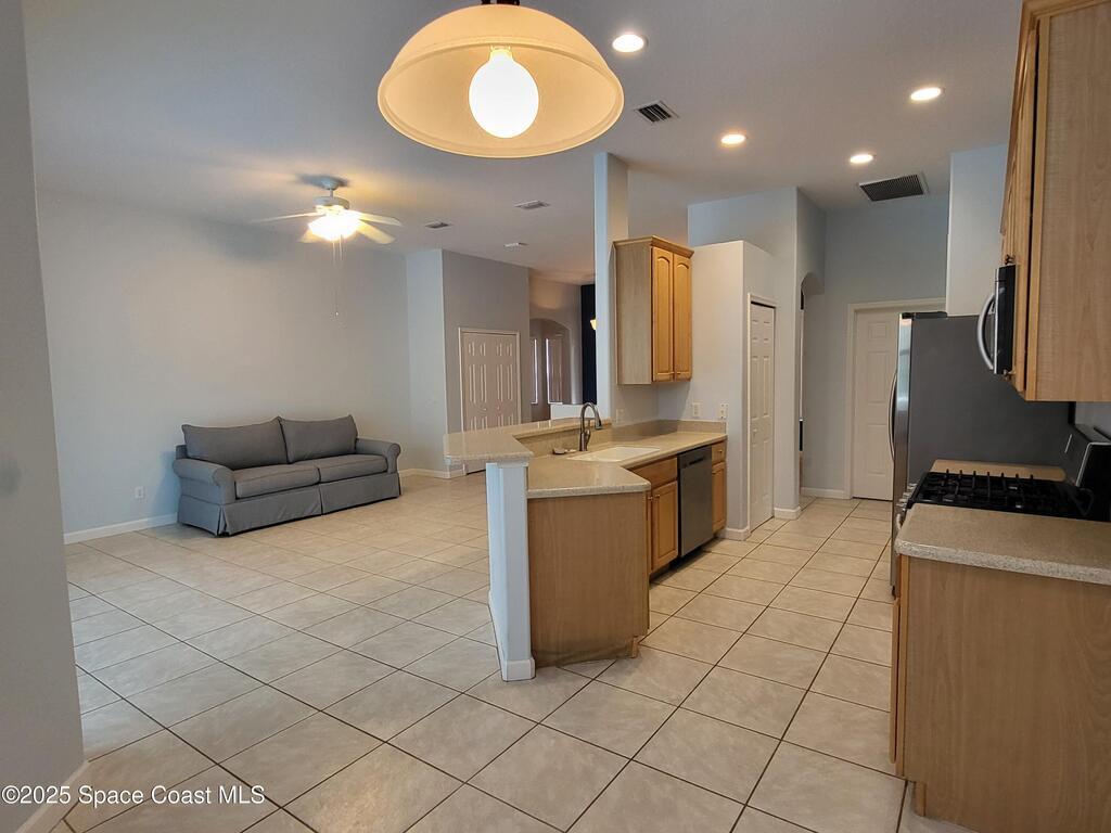 5105 E 1st Square, Vero Beach, FL 32968
