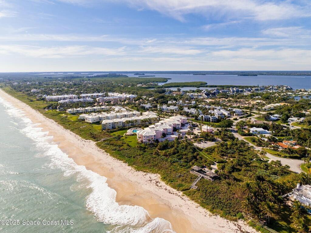 1956 Windward Way, Vero Beach, FL 32963