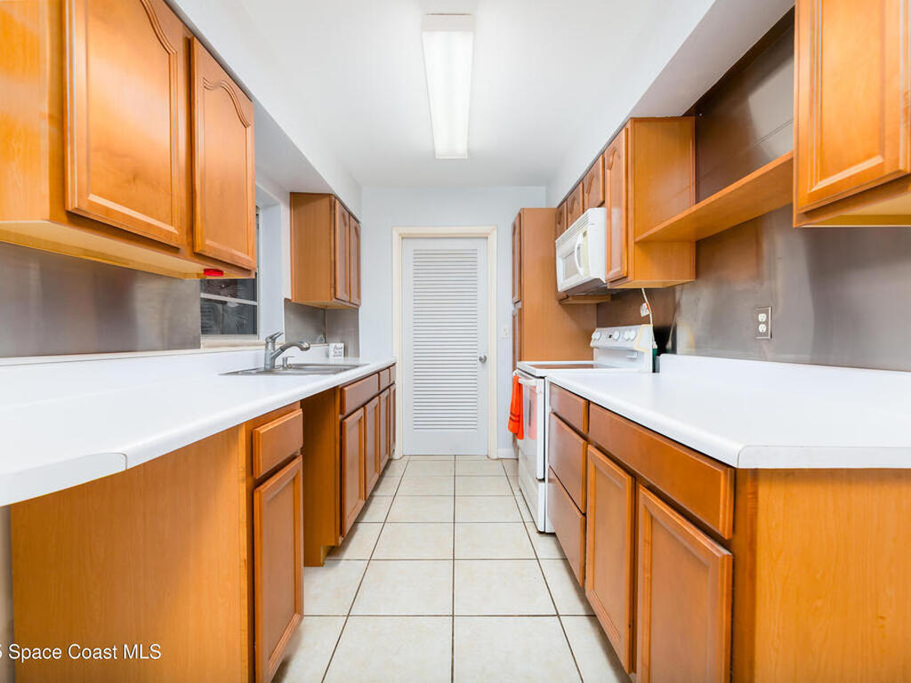 2304 Saint Andrews Circle, Melbourne, FL 32901