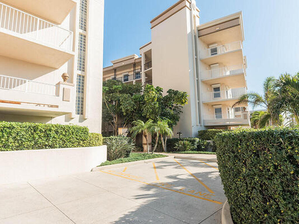 425 Pierce Avenue, Cape Canaveral, FL 32920