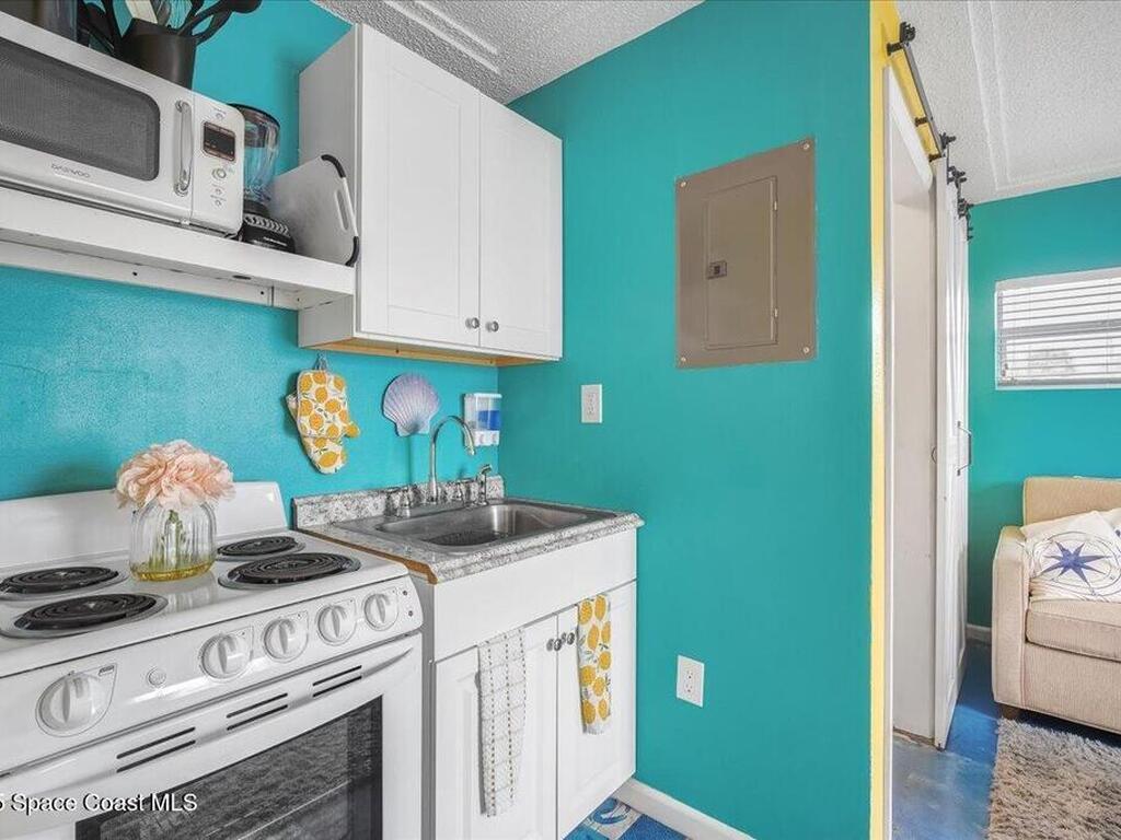 104 W Leon Lane, Cocoa Beach, FL 32931
