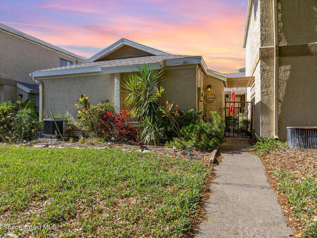 1040 Abada Court, Palm Bay, FL 32905