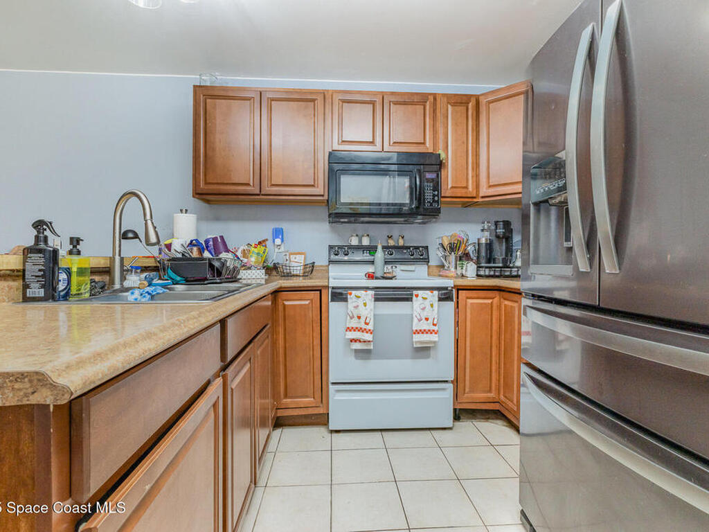 1040 Abada Court, Palm Bay, FL 32905