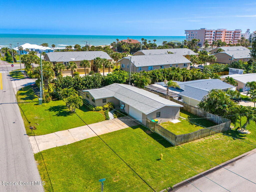 121 Poinsetta Street, Indialantic, FL 32903