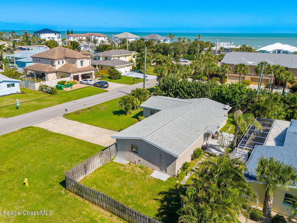 121 Poinsetta Street, Indialantic, FL 32903