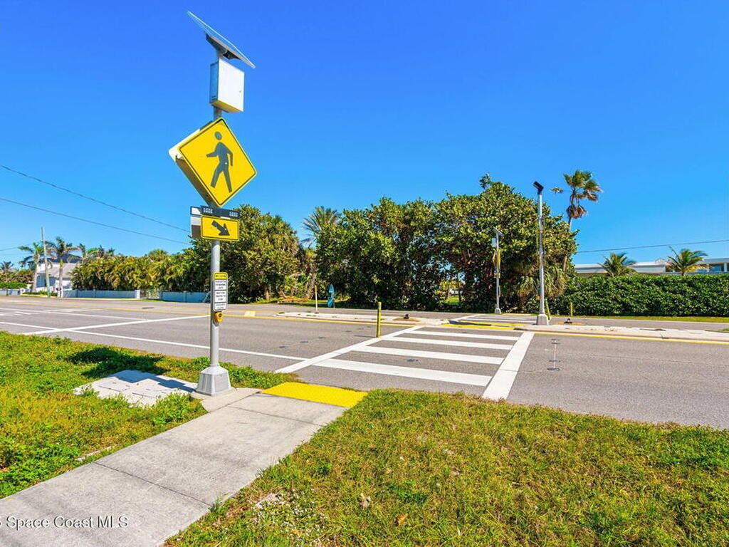 121 Poinsetta Street, Indialantic, FL 32903