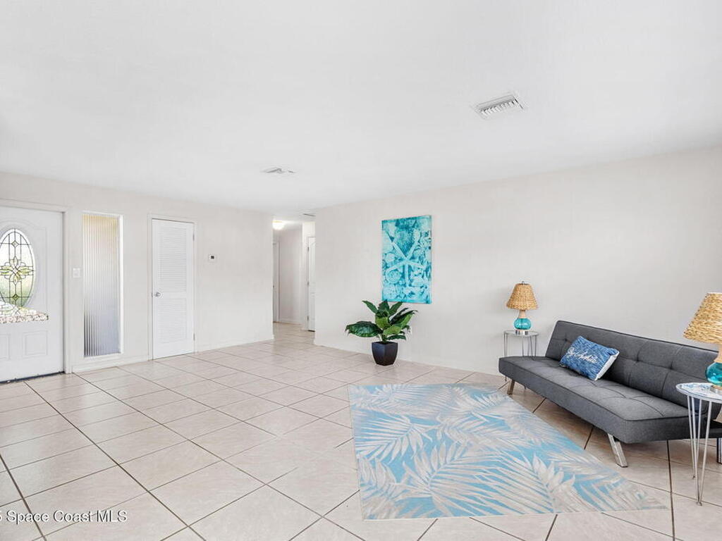 121 Poinsetta Street, Indialantic, FL 32903