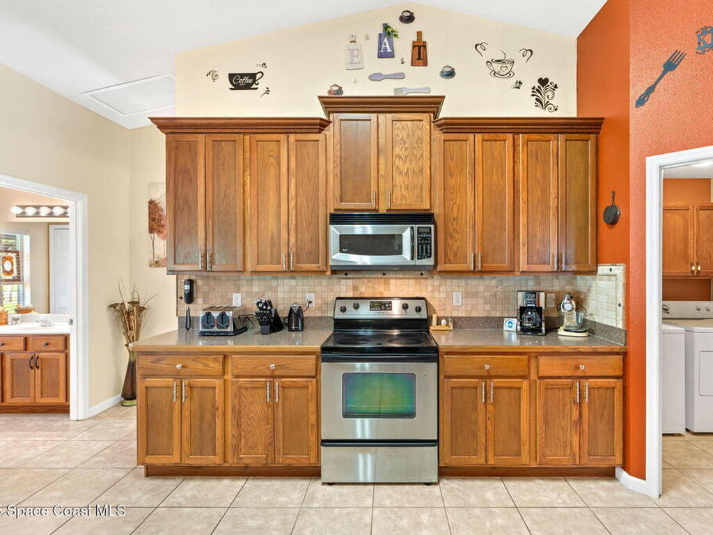 899 Sanford Street, Palm Bay, FL 32908