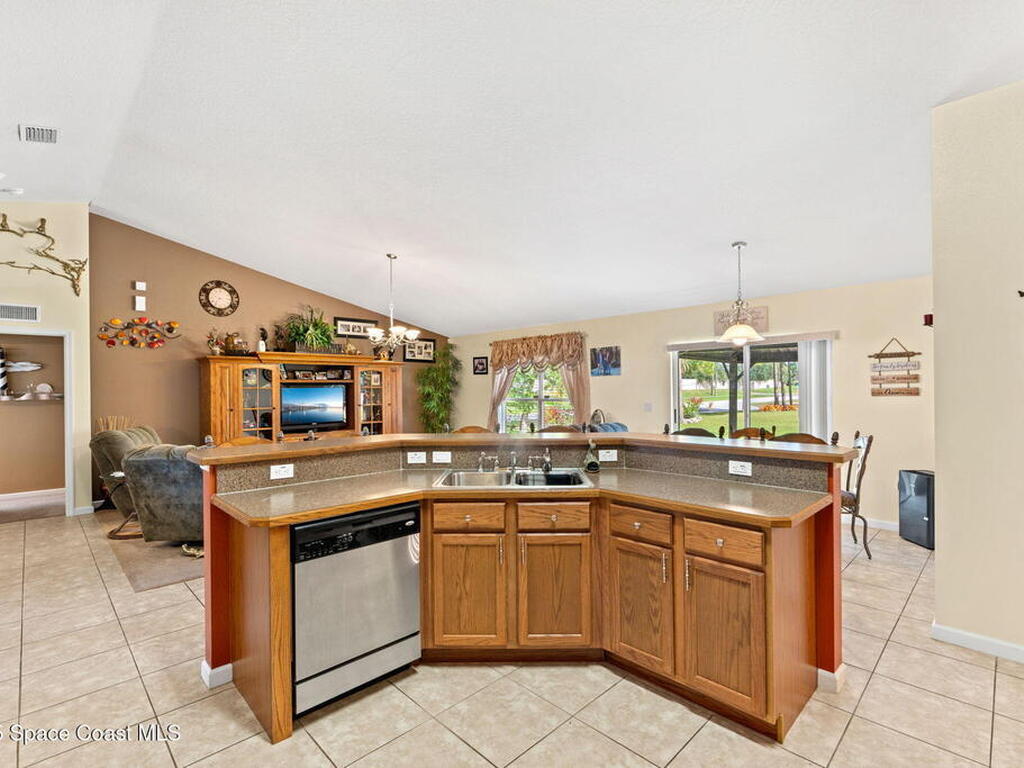899 Sanford Street, Palm Bay, FL 32908