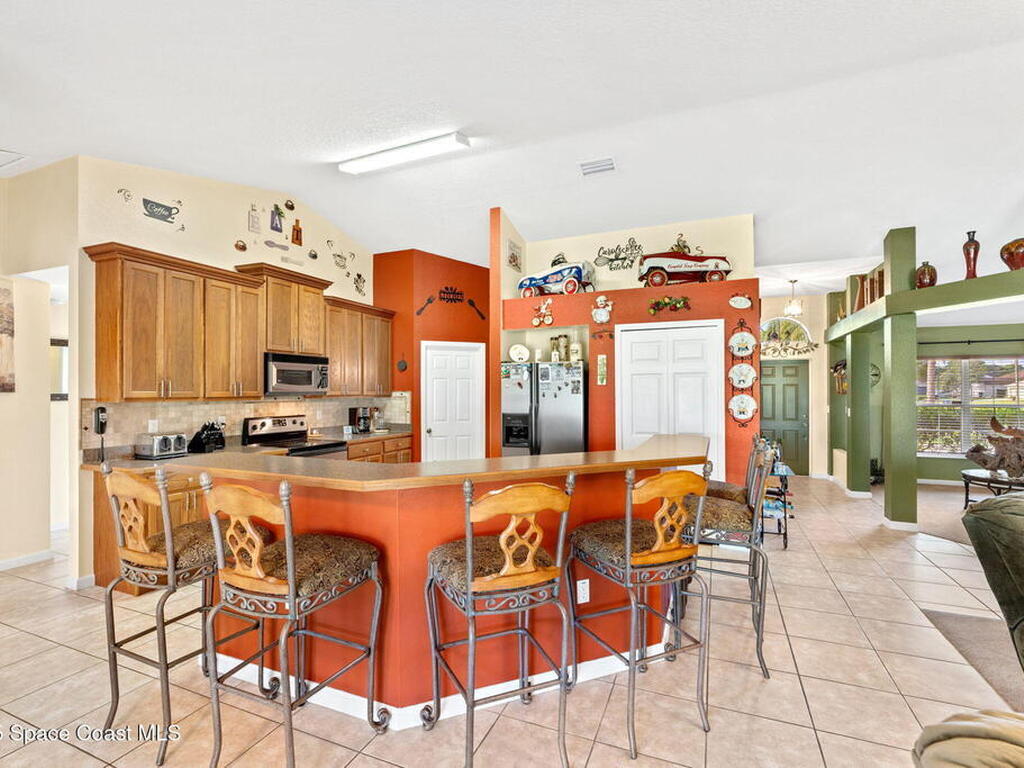 899 Sanford Street, Palm Bay, FL 32908