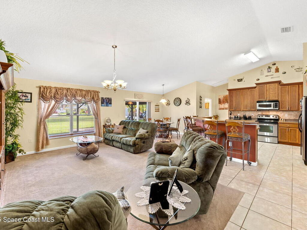 899 Sanford Street, Palm Bay, FL 32908