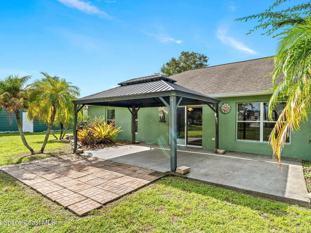 899 Sanford Street, Palm Bay, FL 32908