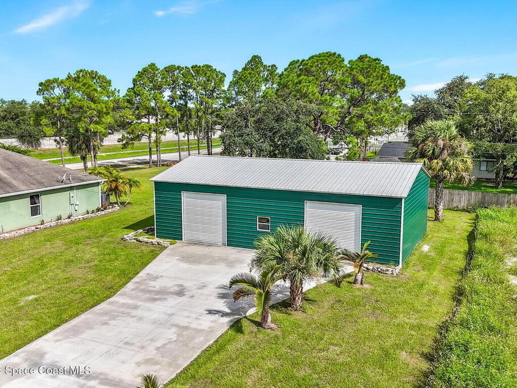 899 Sanford Street, Palm Bay, FL 32908