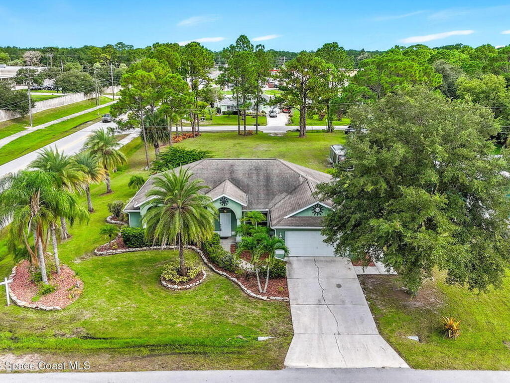 899 Sanford Street, Palm Bay, FL 32908