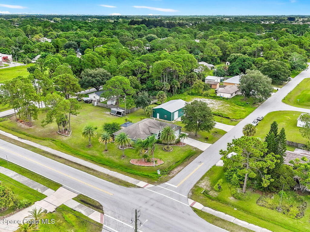 899 Sanford Street, Palm Bay, FL 32908