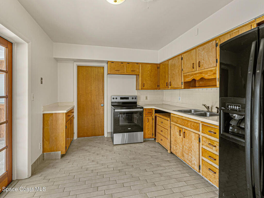 292 E Laila Drive, Melbourne, FL 32904