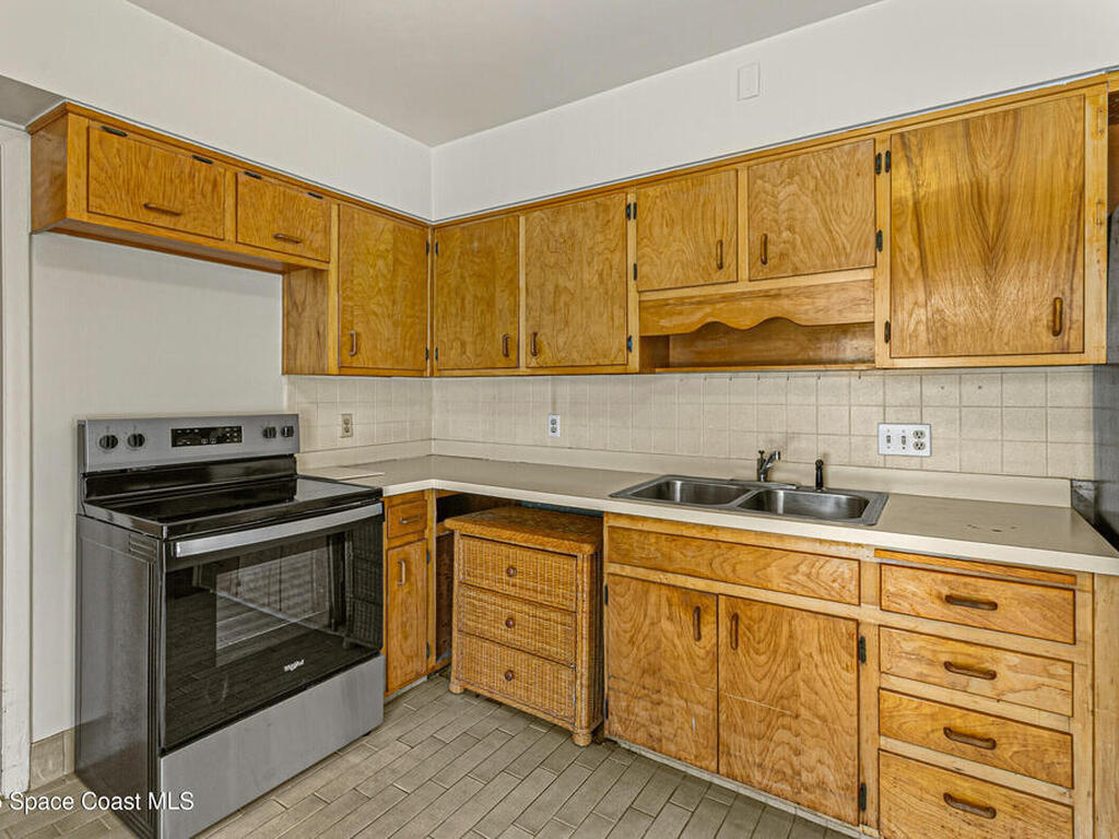 292 E Laila Drive, Melbourne, FL 32904