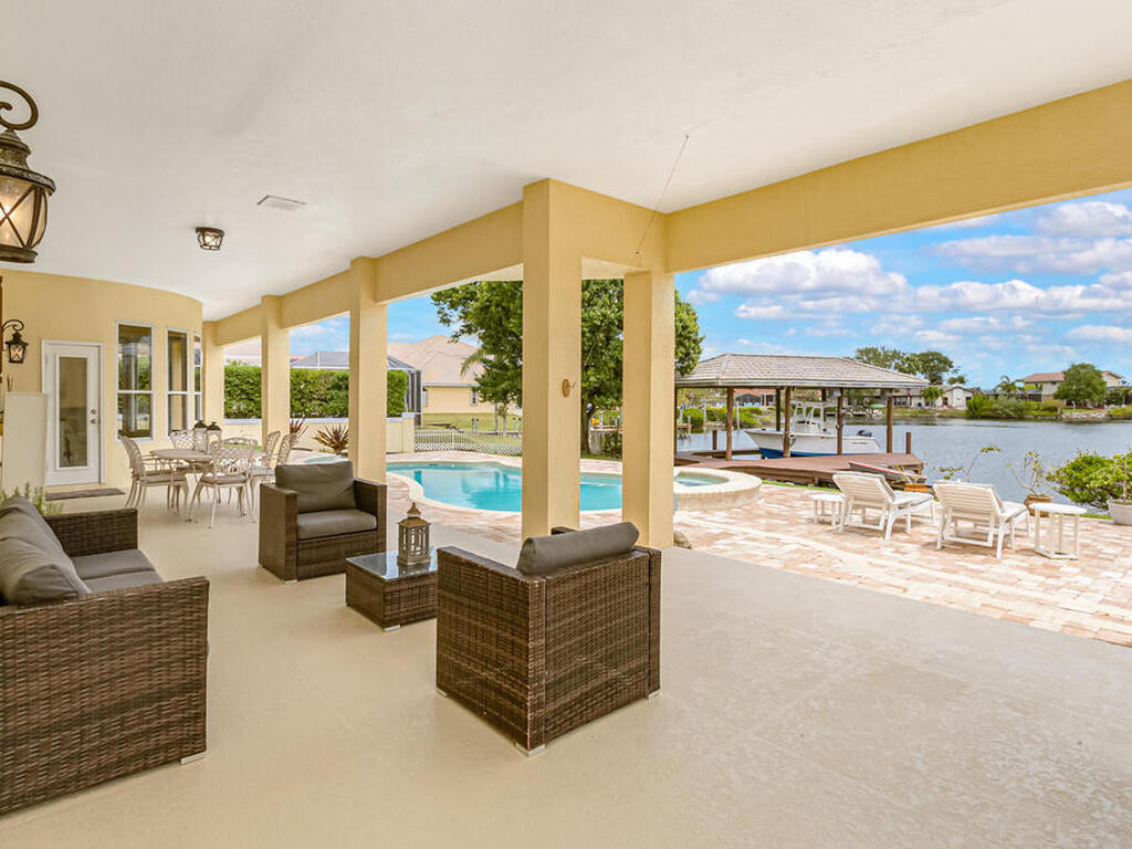 124 Lanternback Island Drive, Satellite Beach, FL 32937
