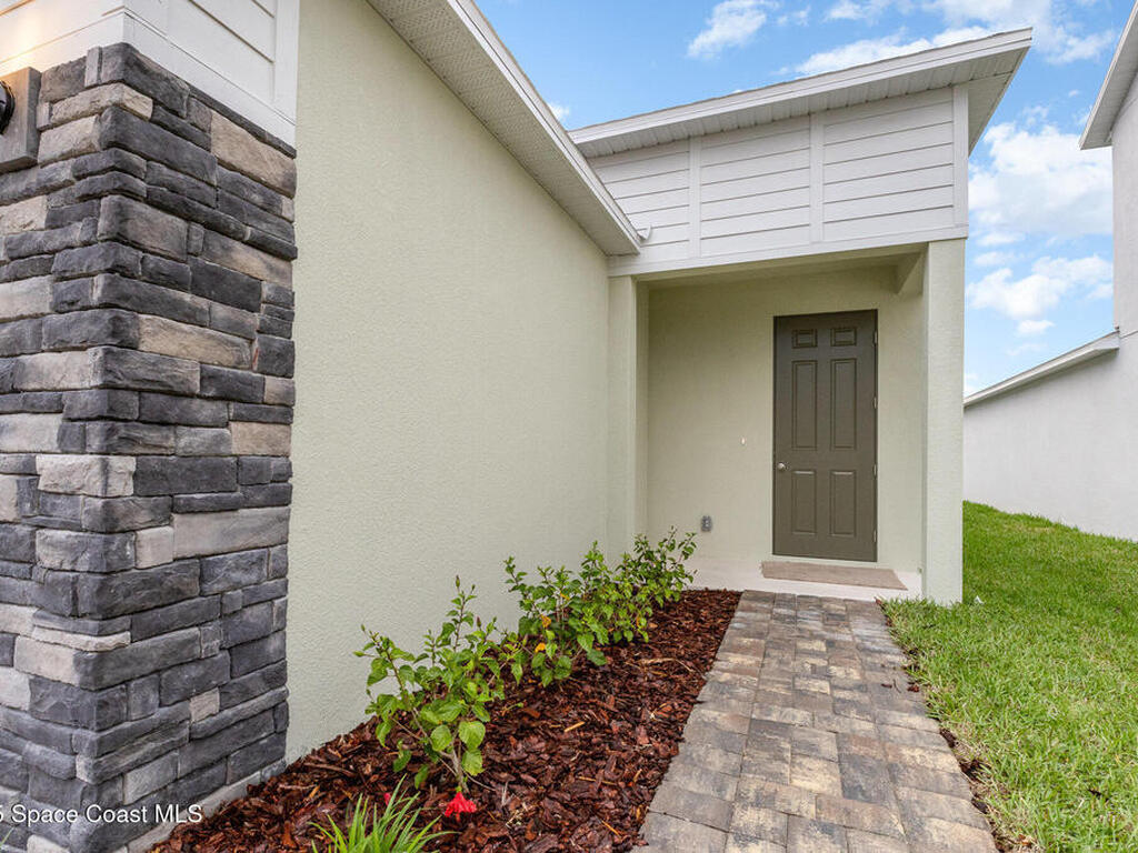 1045 Canfield Circle, Palm Bay, FL 32909