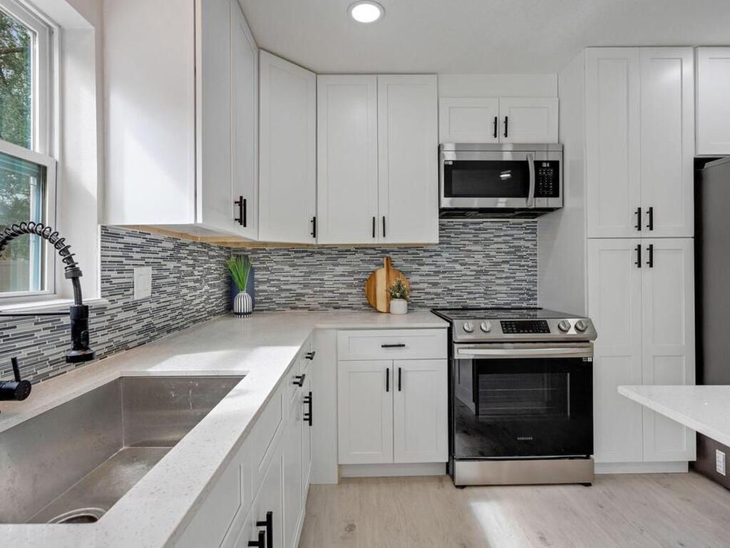 73 London Drive, Palm Coast, FL 32137