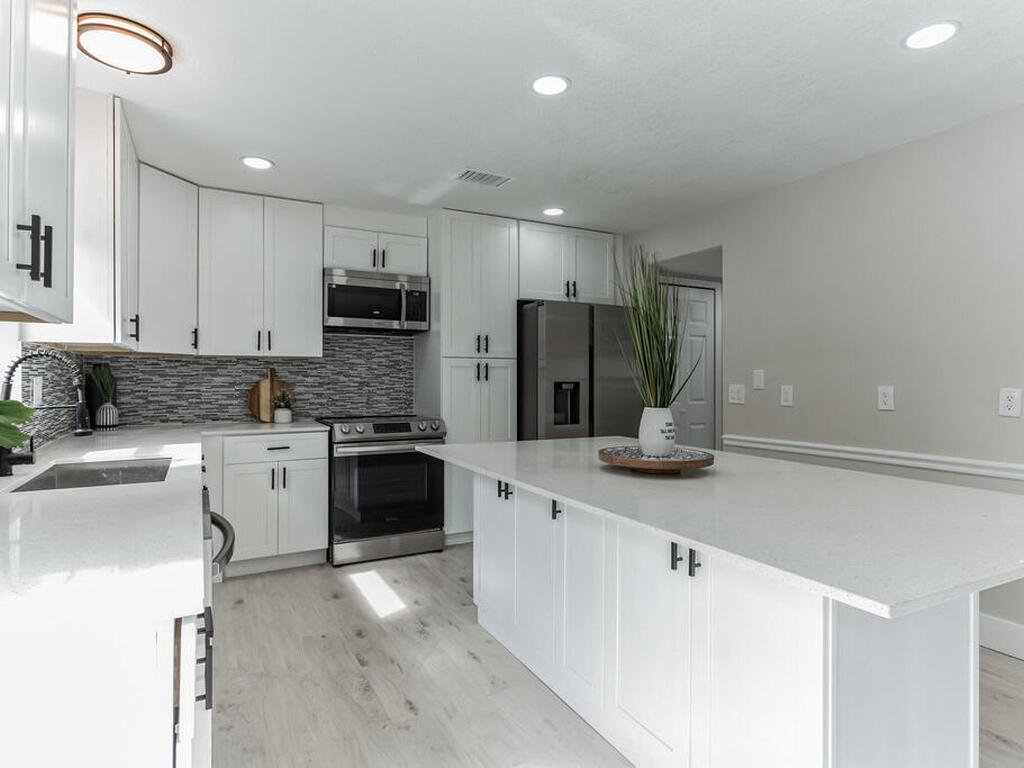 73 London Drive, Palm Coast, FL 32137