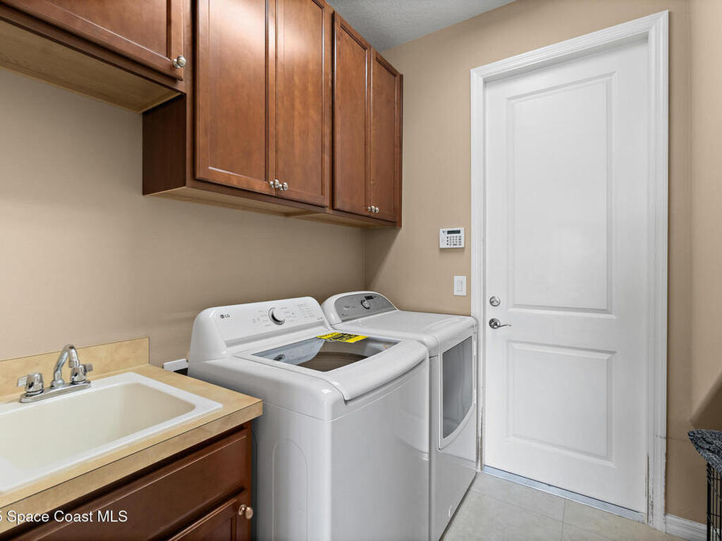 3857 Hollisten Circle, Melbourne, FL 32940