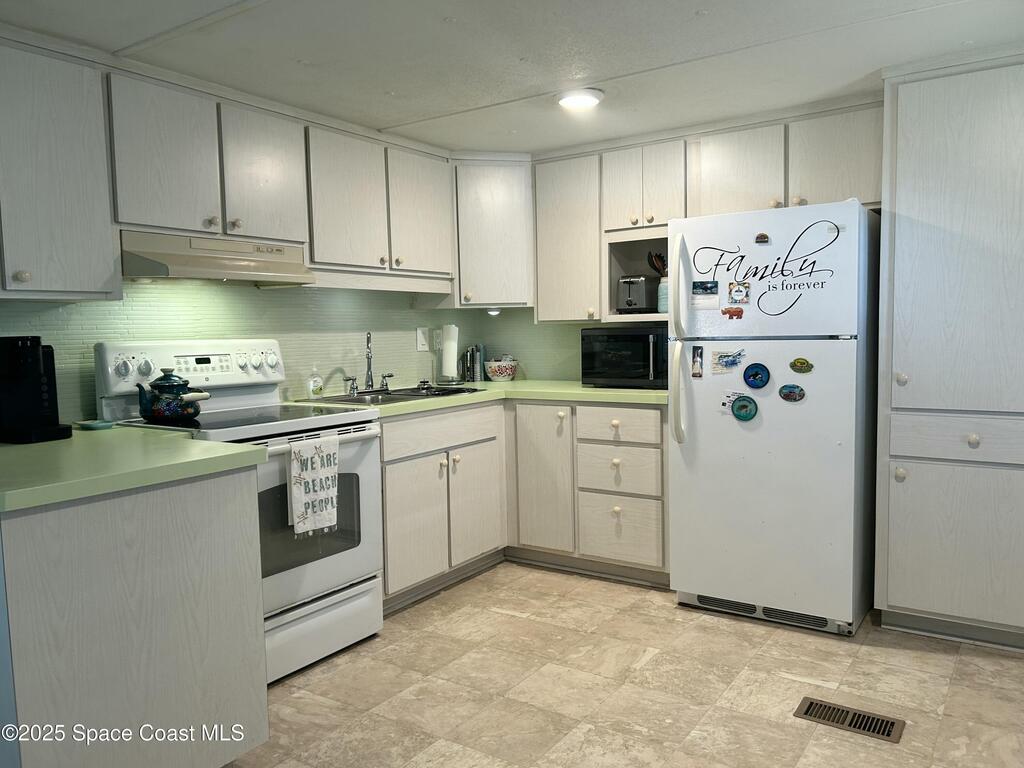 141 Cheswick Circle, Palm Bay, FL 32907