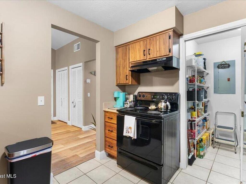 610 Saint Albans Court, West Melbourne, FL 32904
