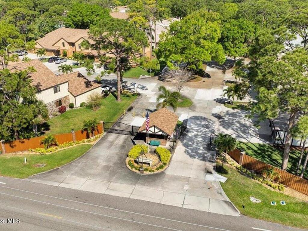 610 Saint Albans Court, West Melbourne, FL 32904