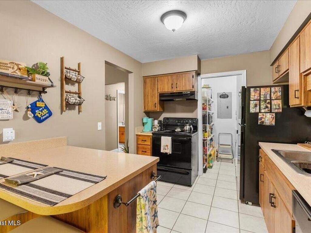 610 Saint Albans Court, West Melbourne, FL 32904