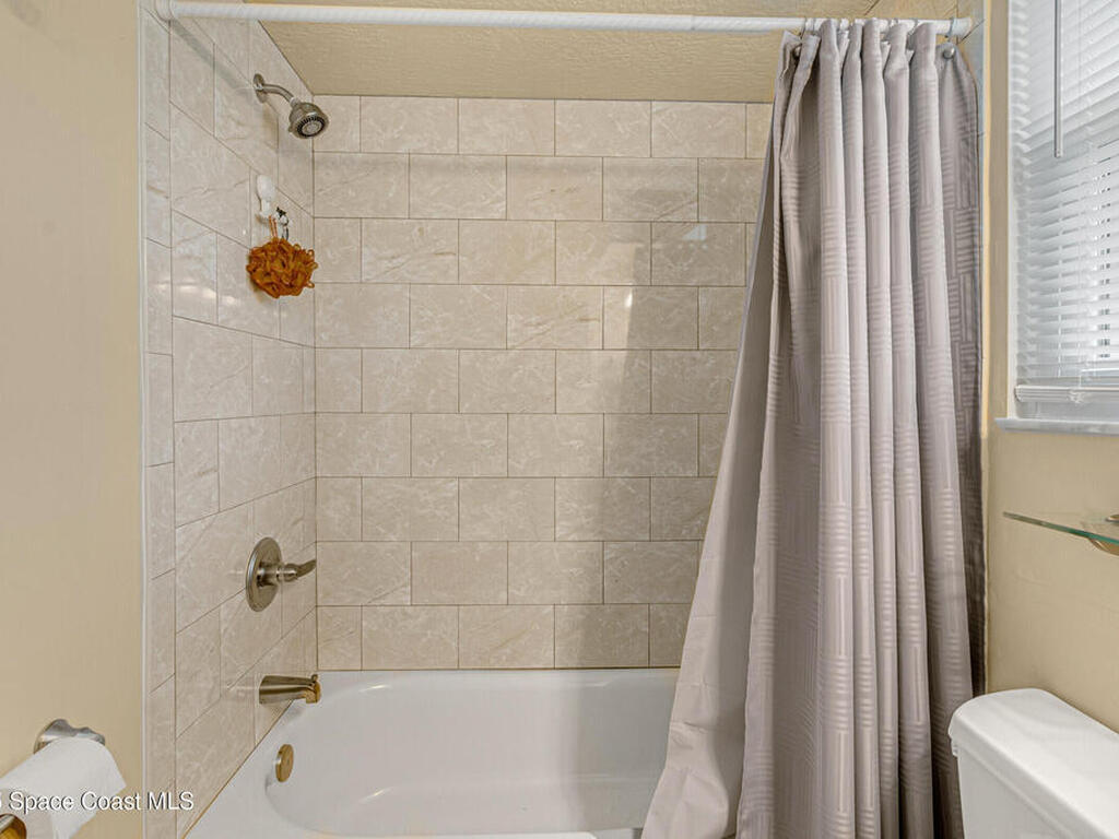 2163 Oaklyn Street, Palm Bay, FL 32907