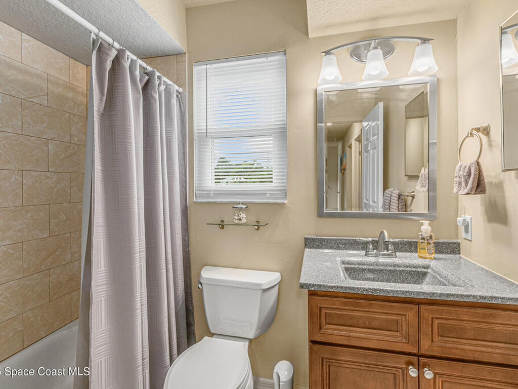 2163 Oaklyn Street, Palm Bay, FL 32907