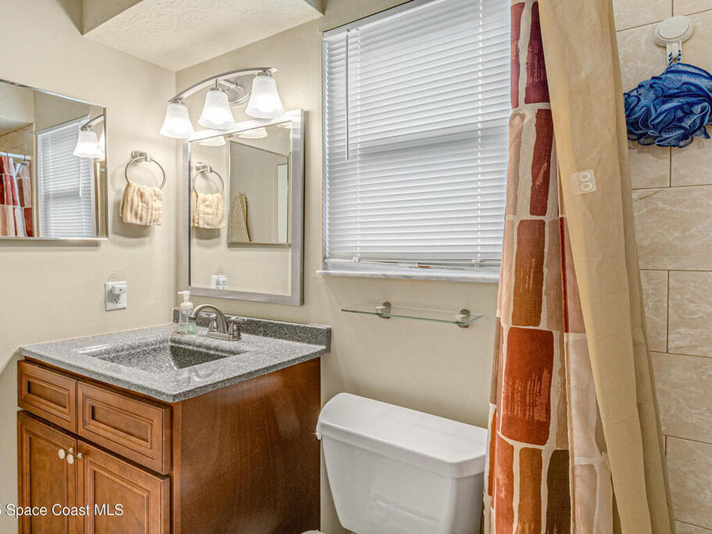 2163 Oaklyn Street, Palm Bay, FL 32907
