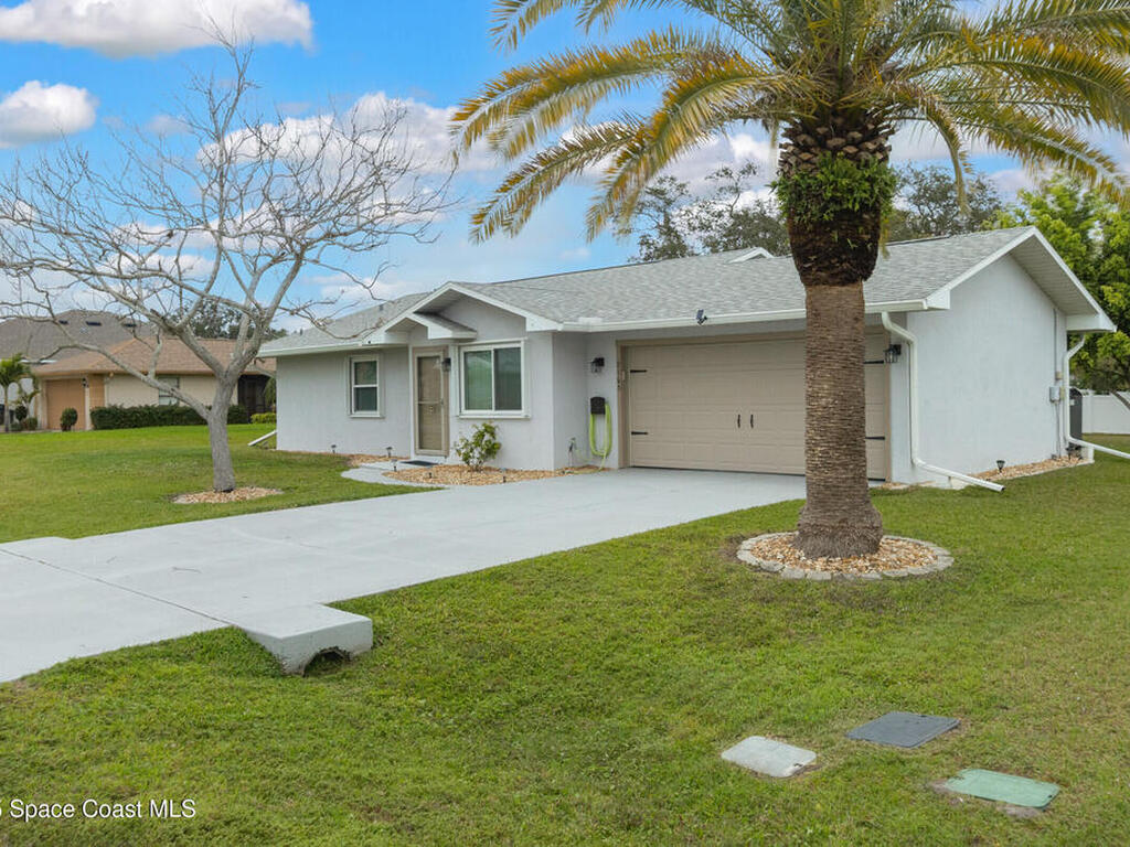2163 Oaklyn Street, Palm Bay, FL 32907