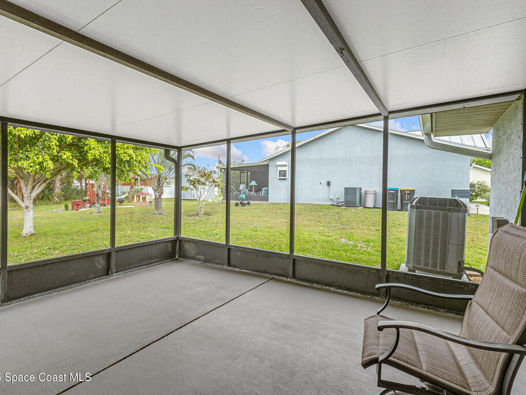 2163 Oaklyn Street, Palm Bay, FL 32907