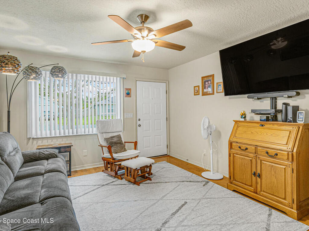 2163 Oaklyn Street, Palm Bay, FL 32907