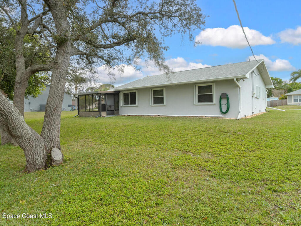 2163 Oaklyn Street, Palm Bay, FL 32907
