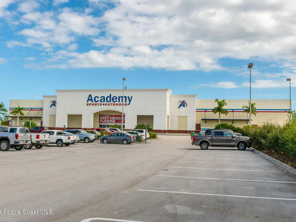 2163 Oaklyn Street, Palm Bay, FL 32907