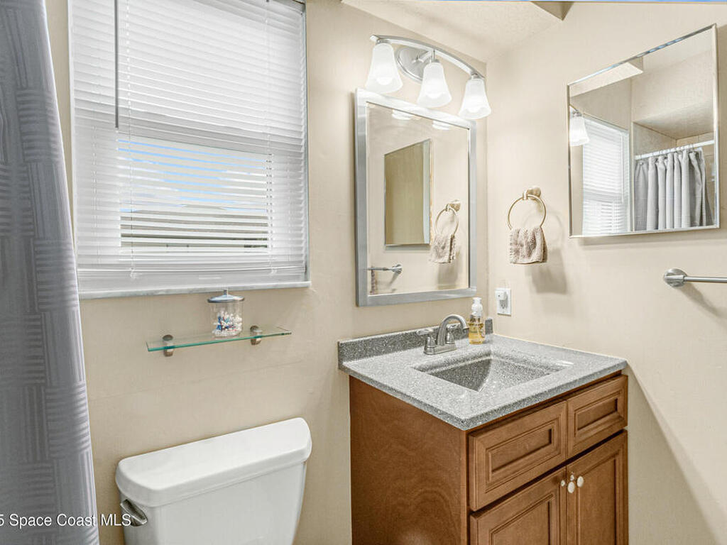 2163 Oaklyn Street, Palm Bay, FL 32907