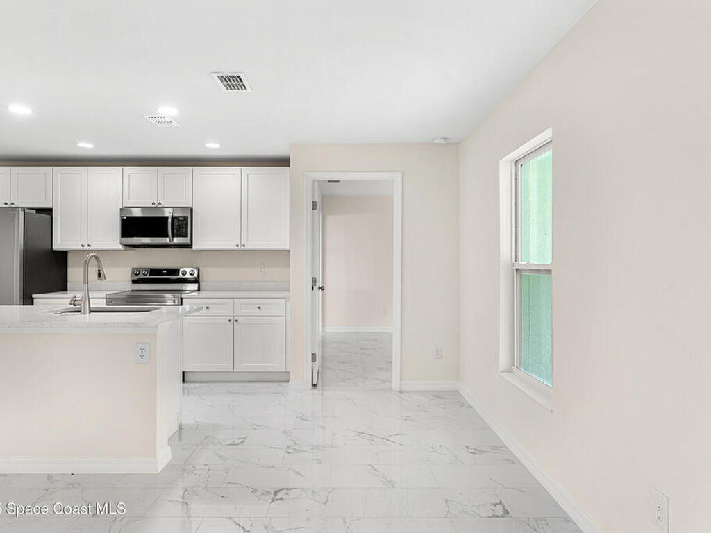 2100 Cogan Drive, Palm Bay, FL 32909