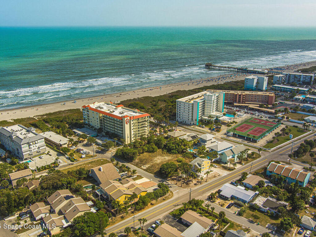 327 Wilson Avenue, Cocoa Beach, FL 32931