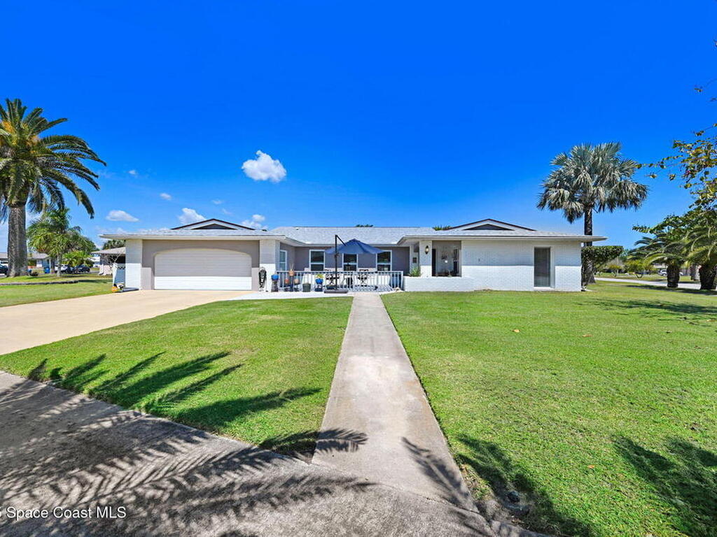 909 Waialae Circle, Palm Bay, FL 32905