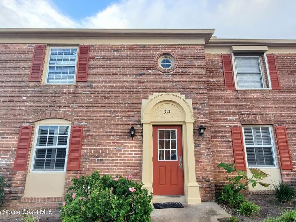 913 S Colonial Court, Indian Harbour Beach, FL 32937